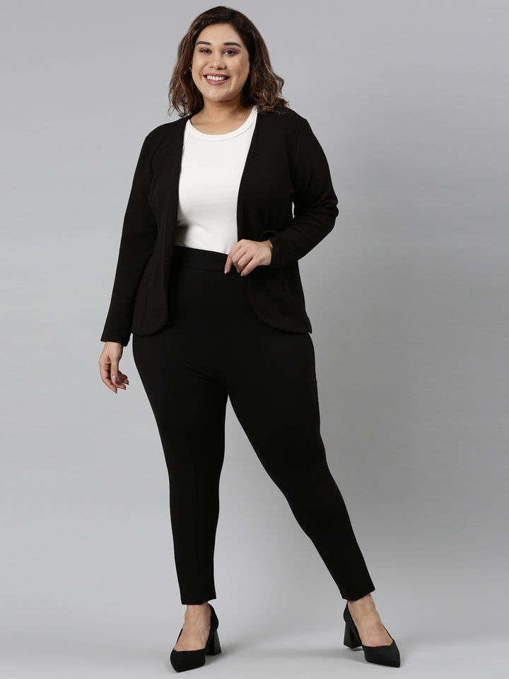 BLACK EMBOSSED OPEN FORMAL JACKET
