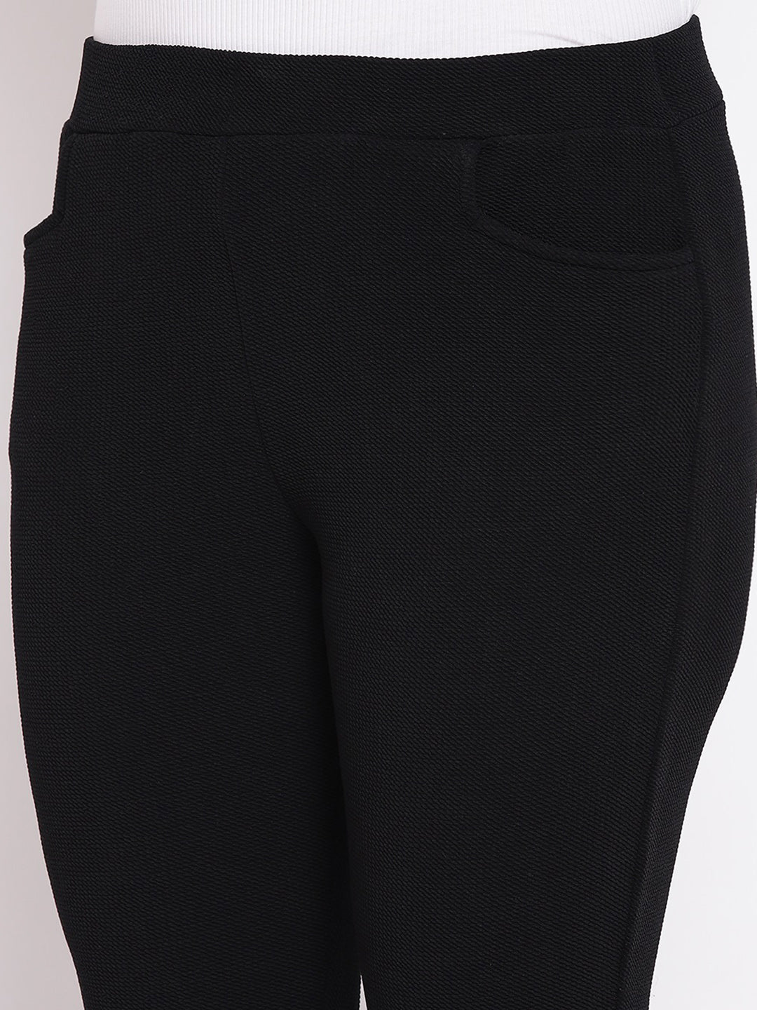 BLACK EMBOSSED STRETCH PANTS
