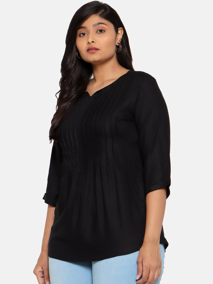 BLACK FRONT PLEAT TOP