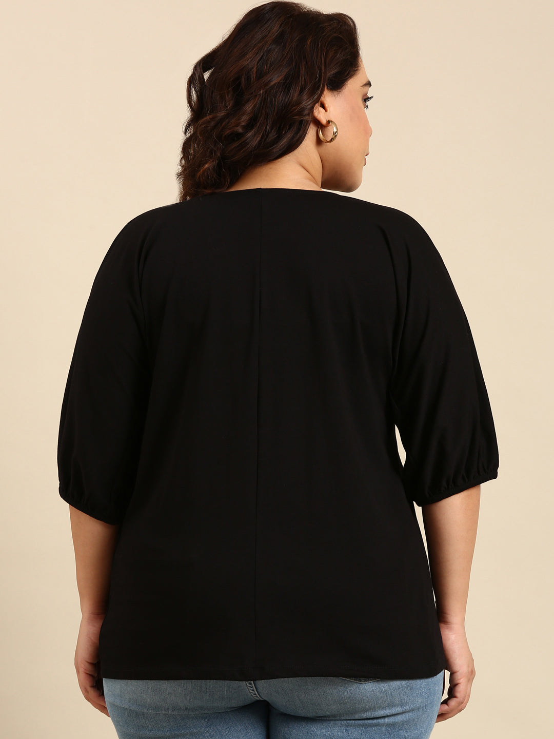 BLACK ROUND NECK T-SHIRT