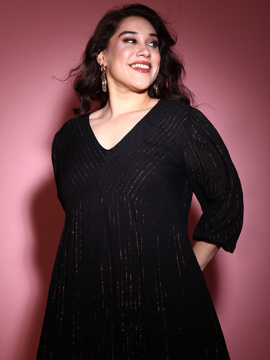 Plus Size Black And Gold Lurex Dress | The Pink Moon Plus Size Black And Gold Lurex Dress | The Pink Moon