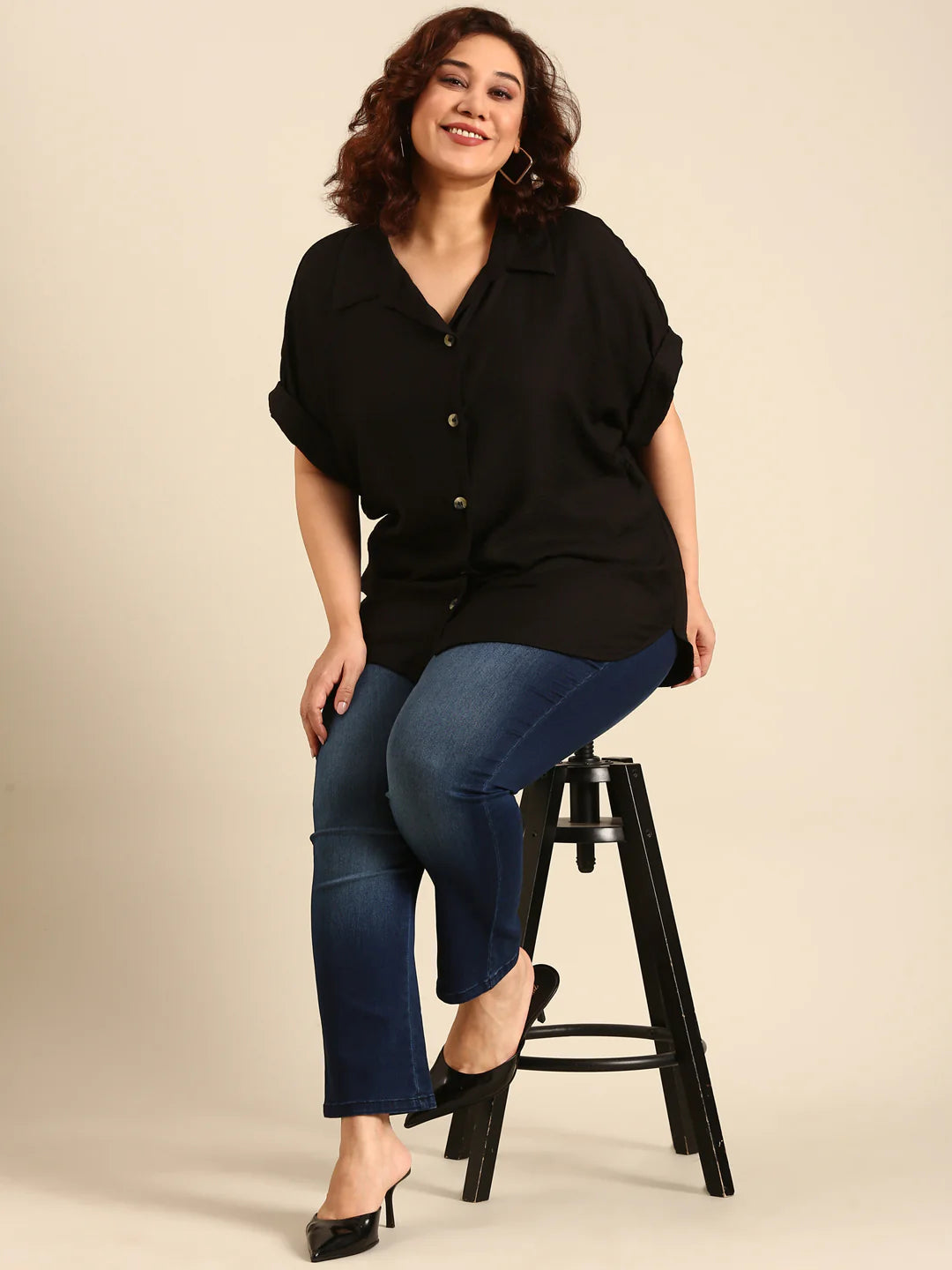 Classic Contrast Set – Black Shirt with Navy Jeans (2-Piece)2