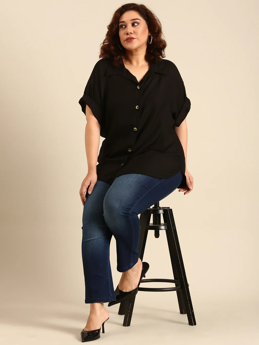 Classic Contrast Set – Black Shirt with Navy Jeans (2-Piece)
