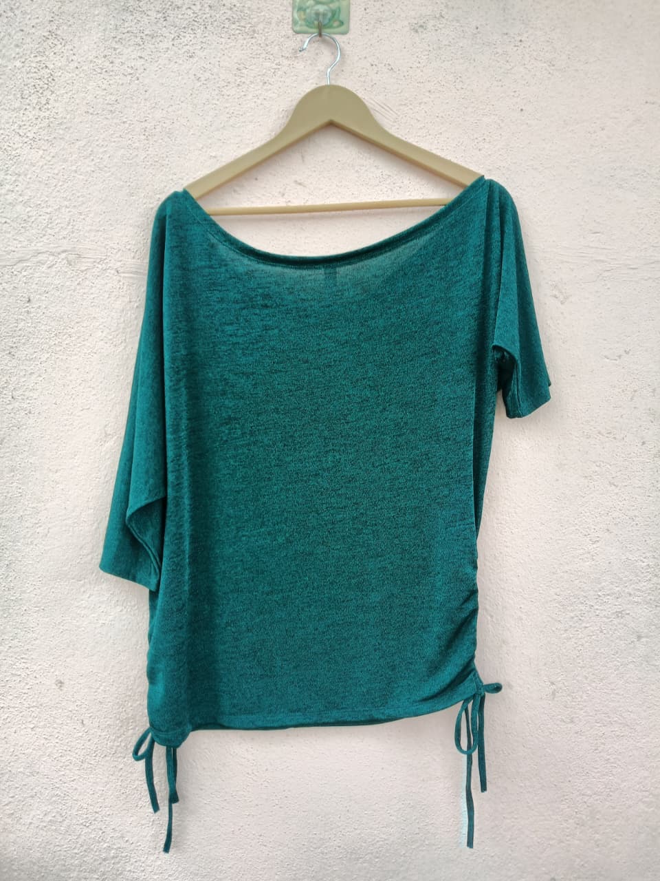 Green Side-Tie Asymmetric Top