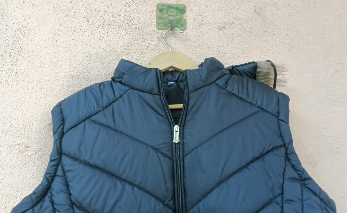 Navy Blue sleeveless quilted puffer-vest Jacket
