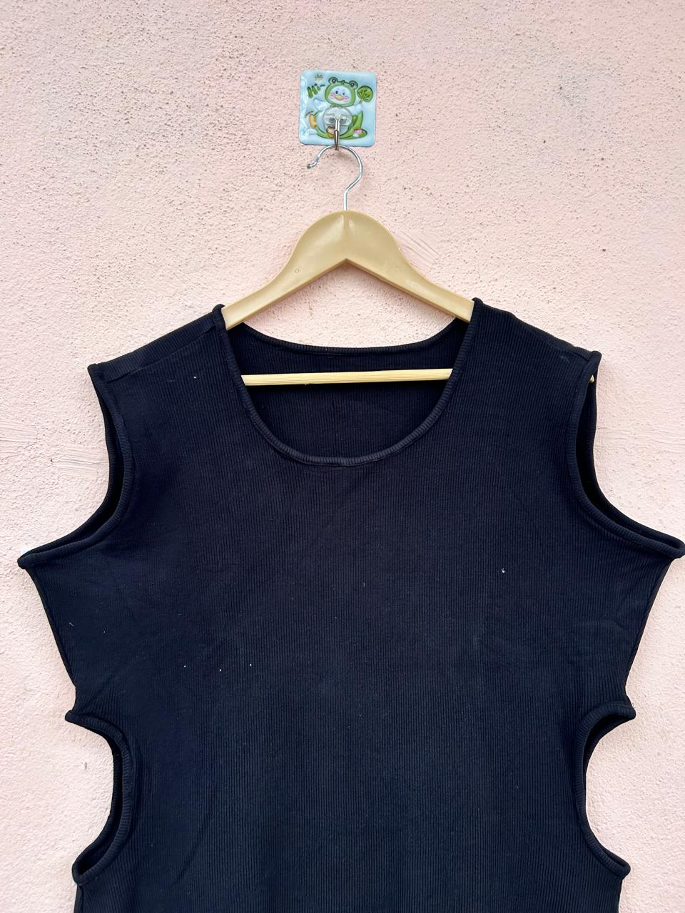 Black Sleeveless Dress