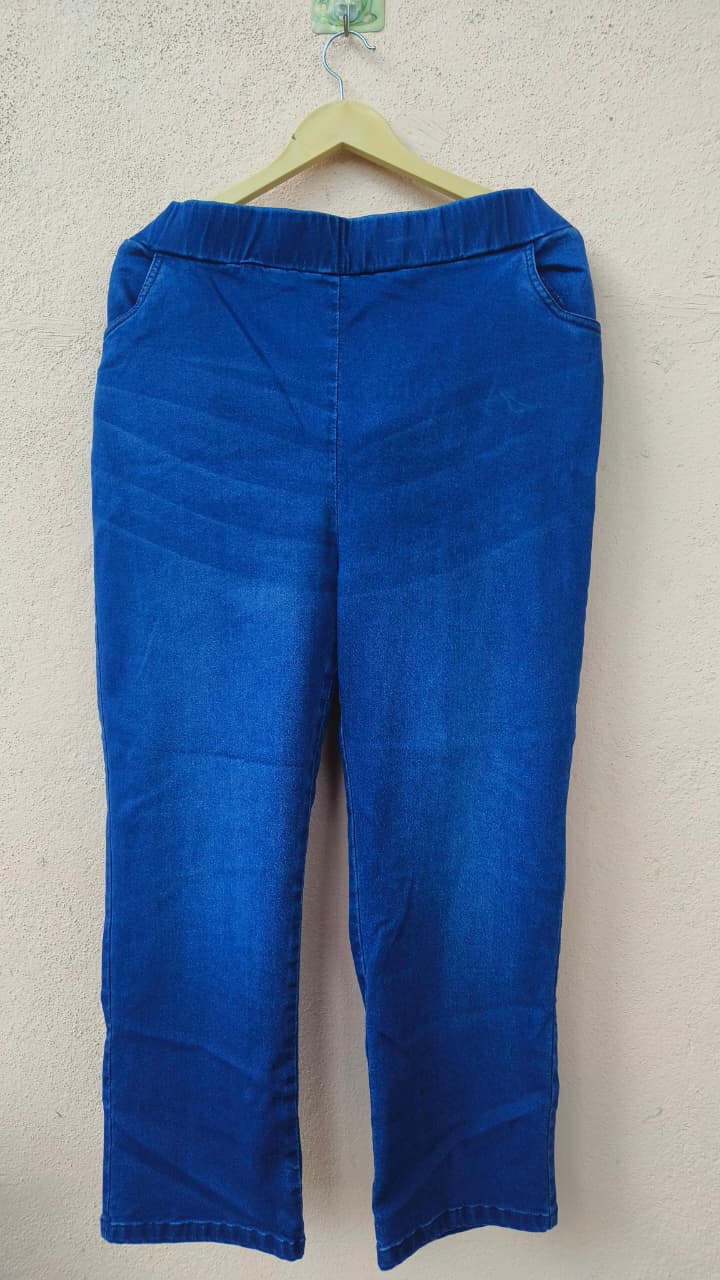 Solid Indigo Straight Fit Jeans (Minor Imperfection)