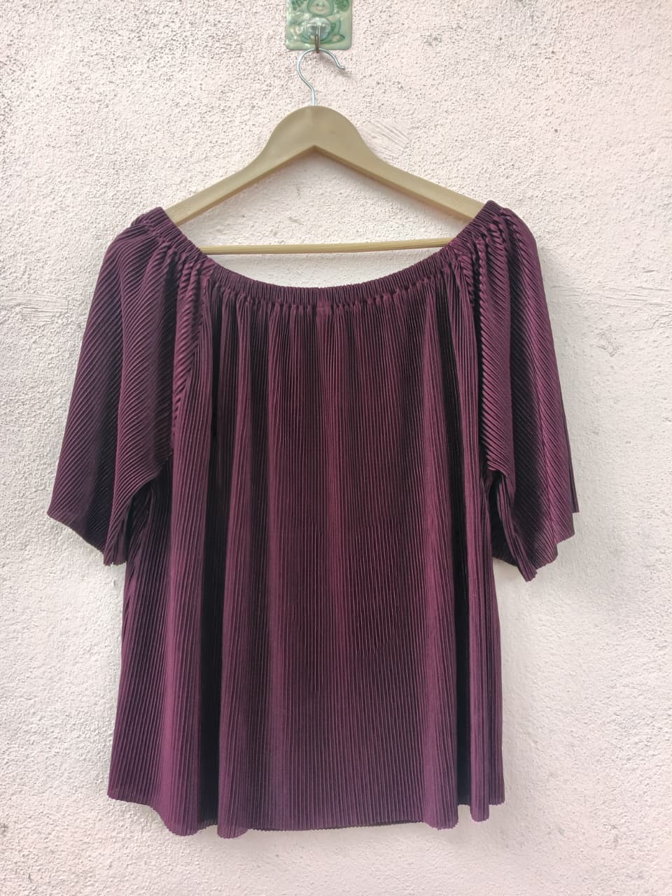 Wine Crinkle Off-Shoulder Pleated Top