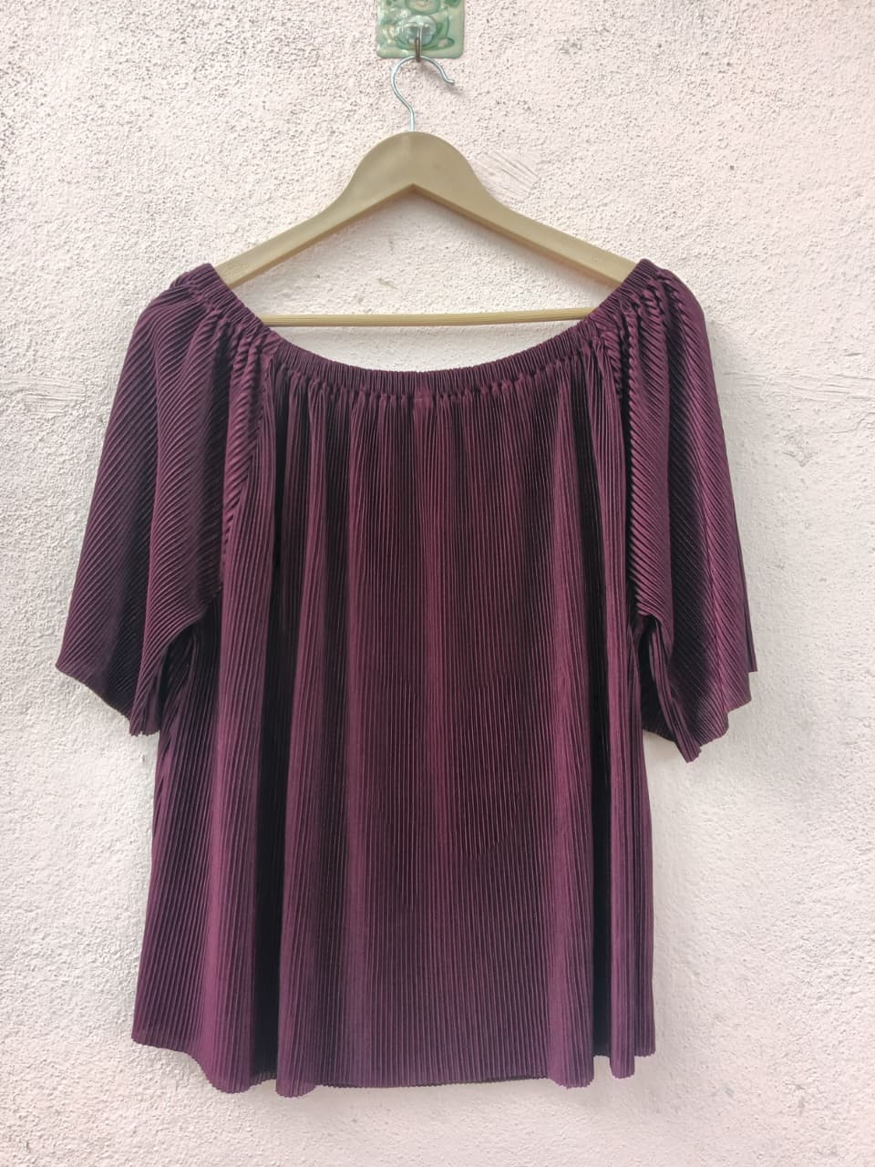 Wine Crinkle Off-Shoulder Pleated Top