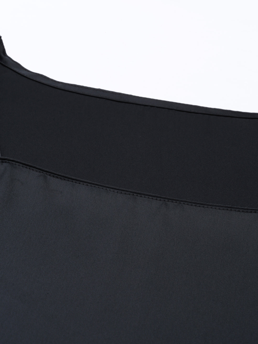 BLACK SQUARE NECK TOP