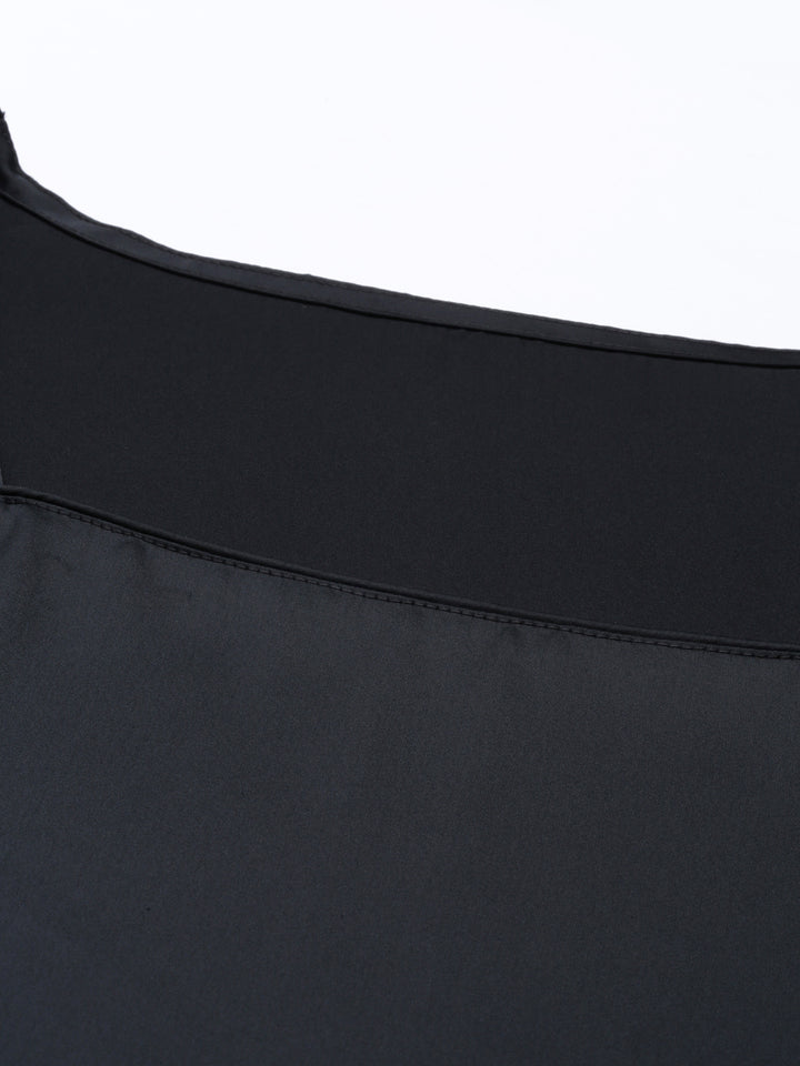 BLACK SQUARE NECK TOP