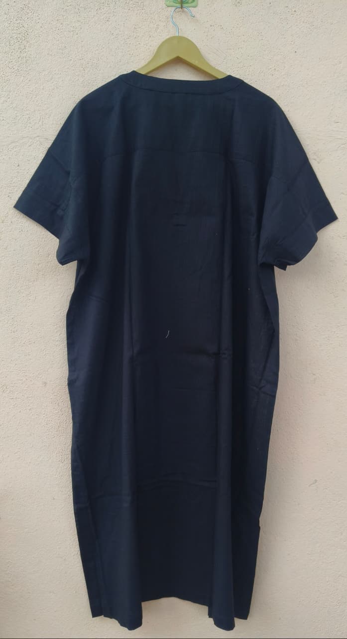 Black Solid V-Neckline Dress