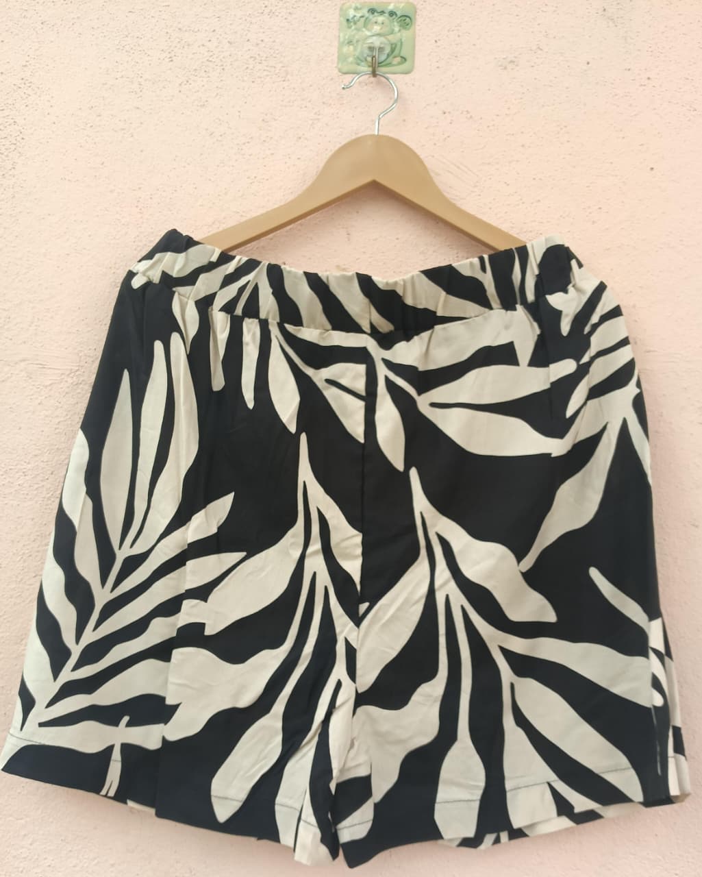Black & White Print Relaxed Shorts