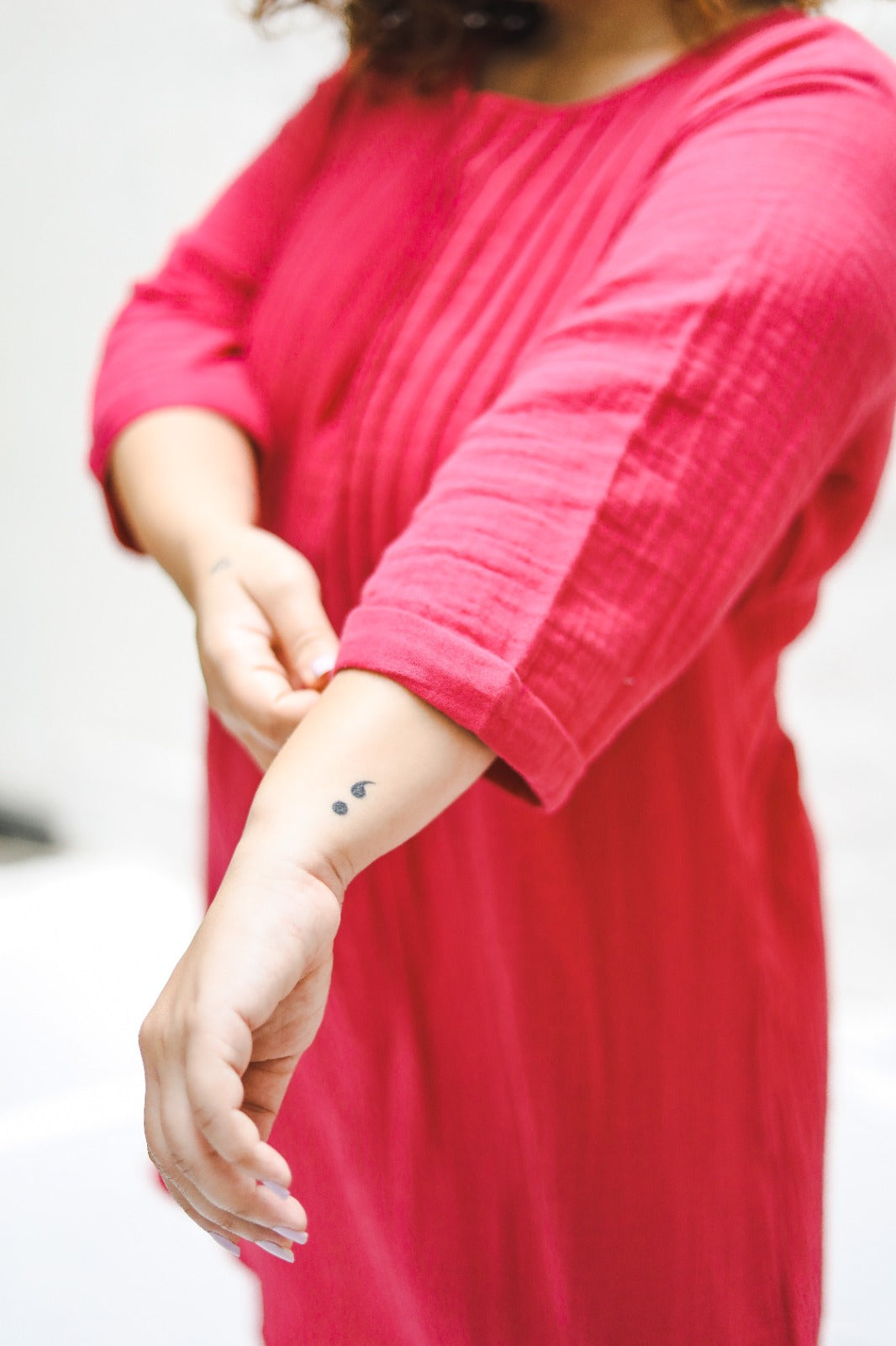 DARK PINK V-NECK PINTUCK DRESS