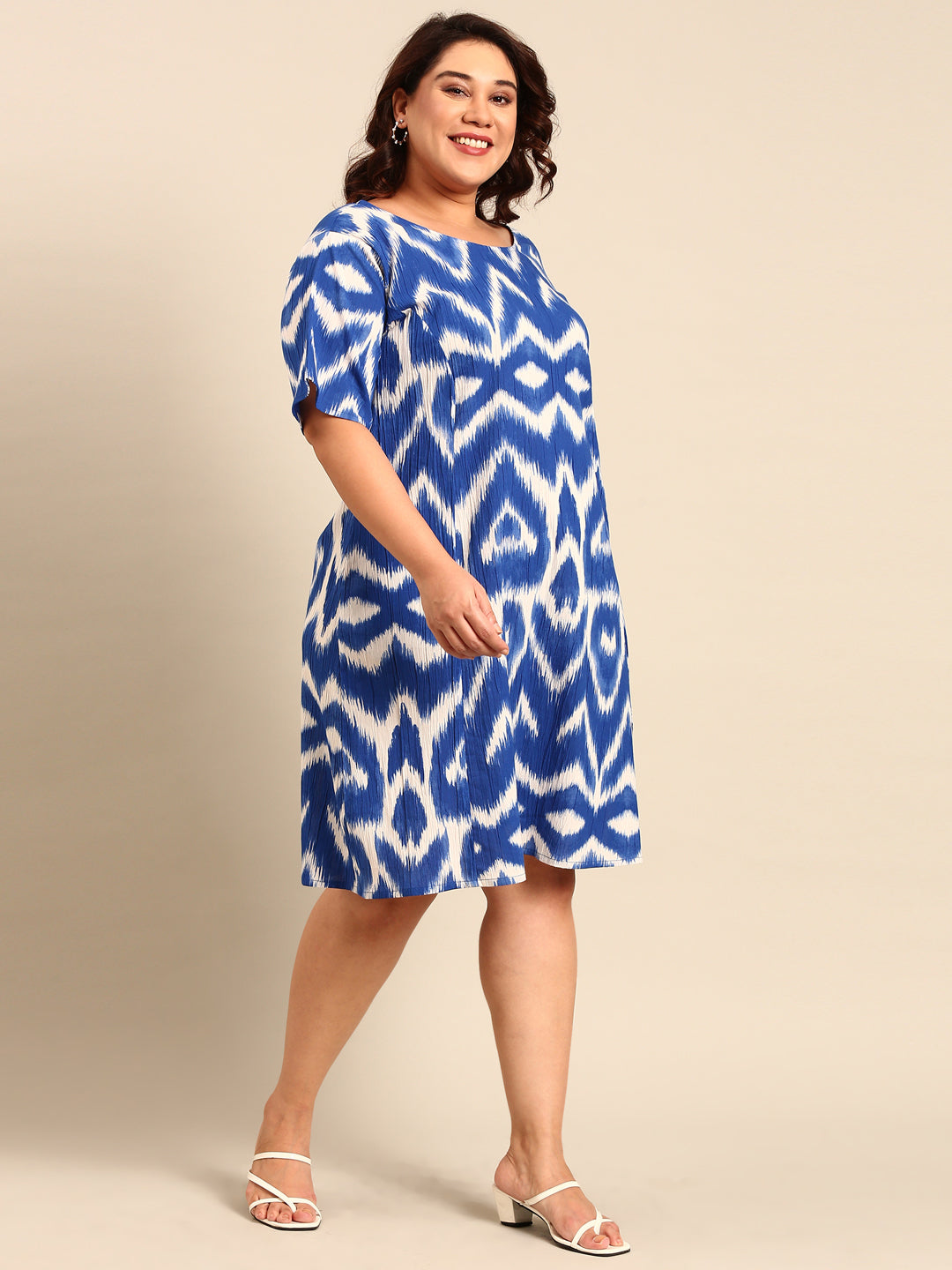 Aline Dress with Round Neck