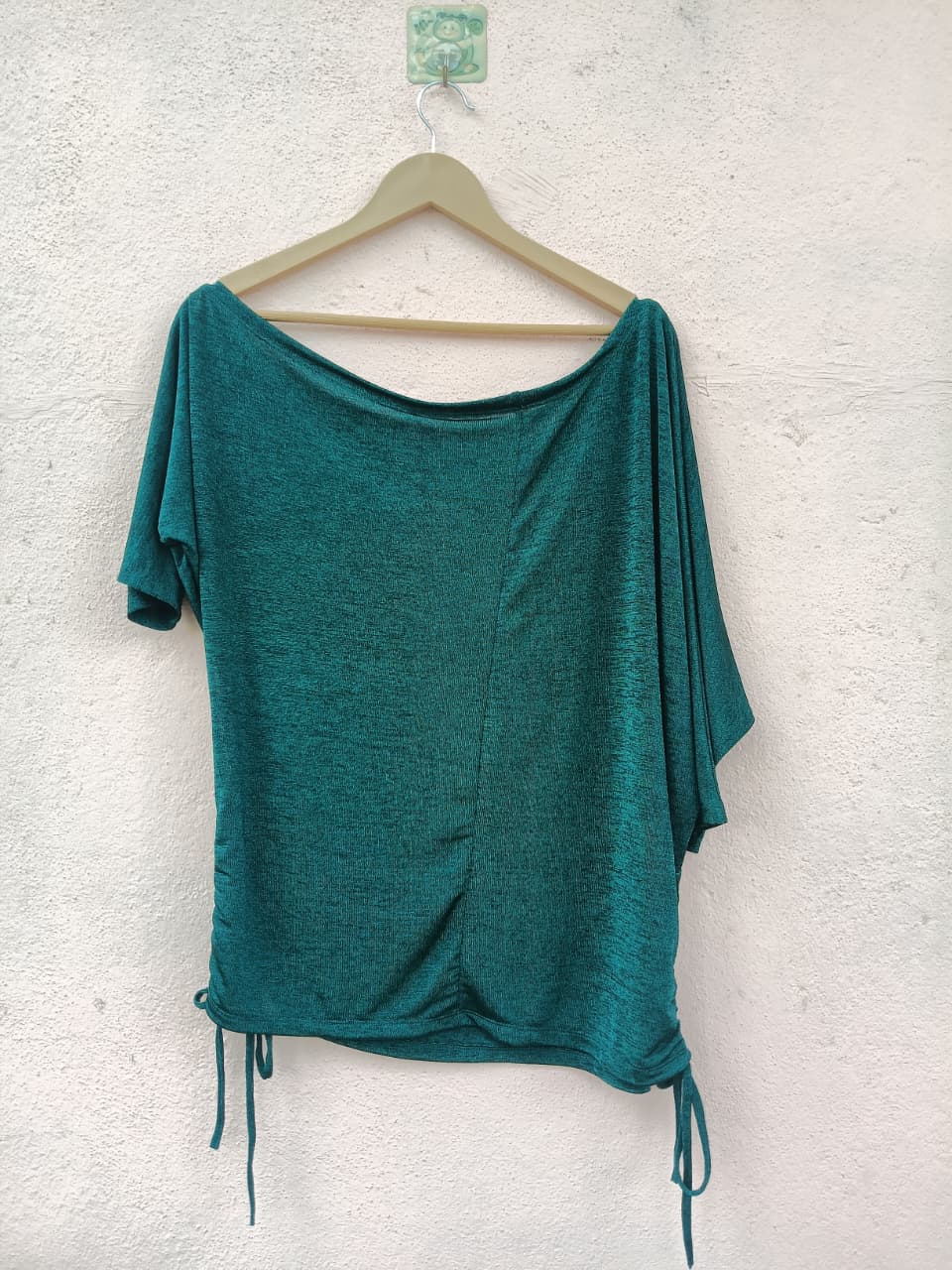 Green Side-Tie Asymmetric Top