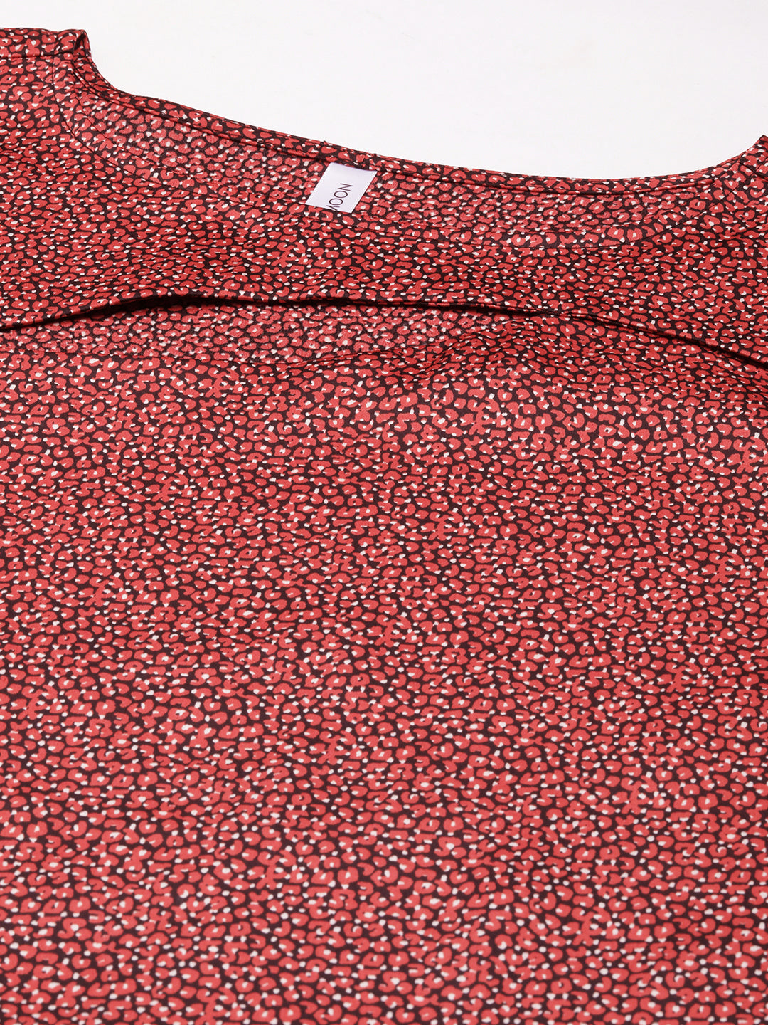 PRINTED CUTOUT TOP