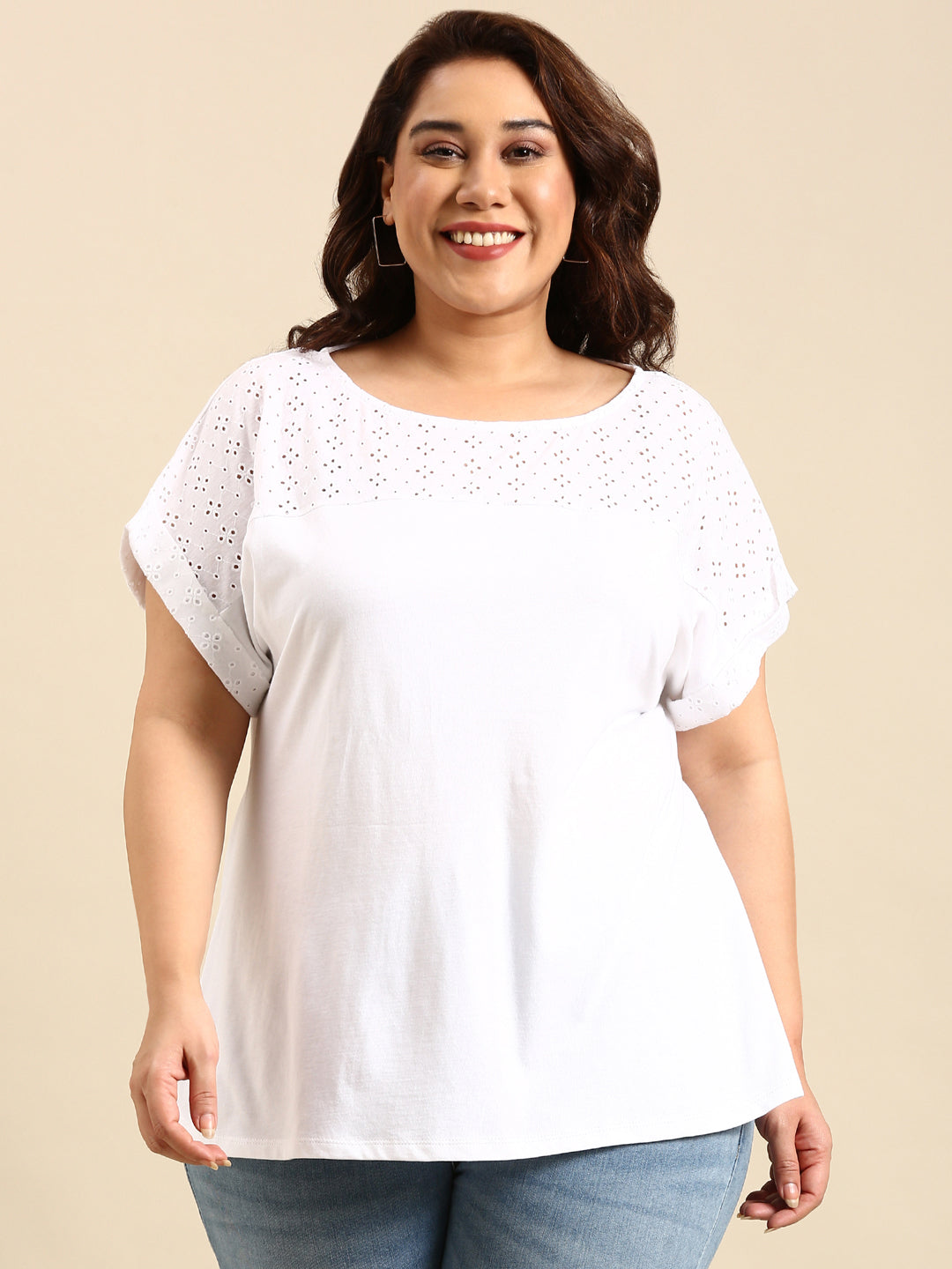 WHITE COLOR BLOCK TOP WITH SHIFLY