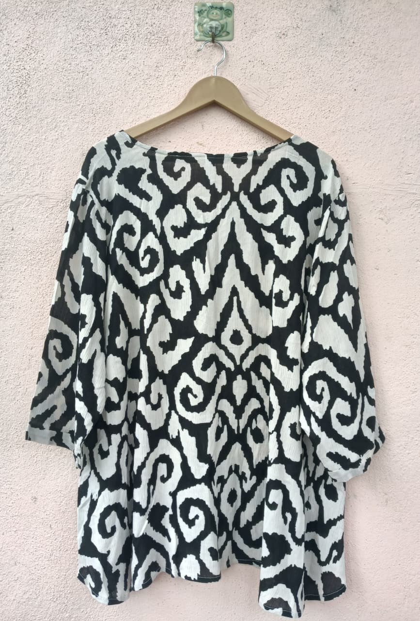 Black and White Top